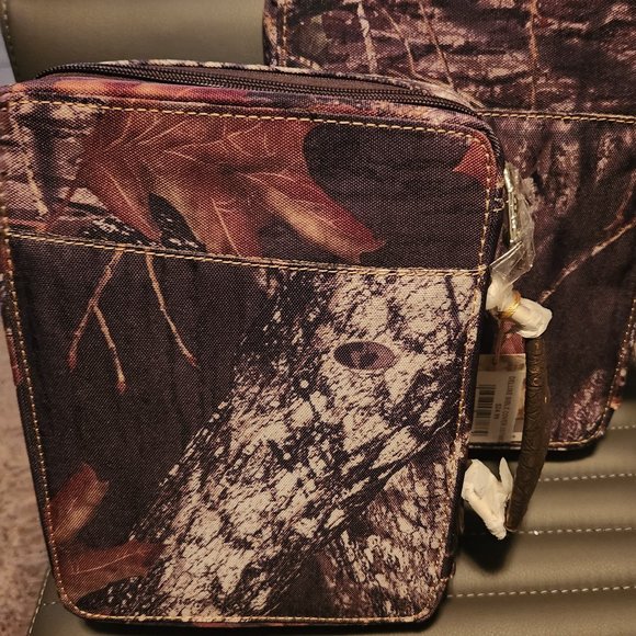 Brand New Mossy Oak Studded Bible Covers (1 Available) - Picture 9 of 16